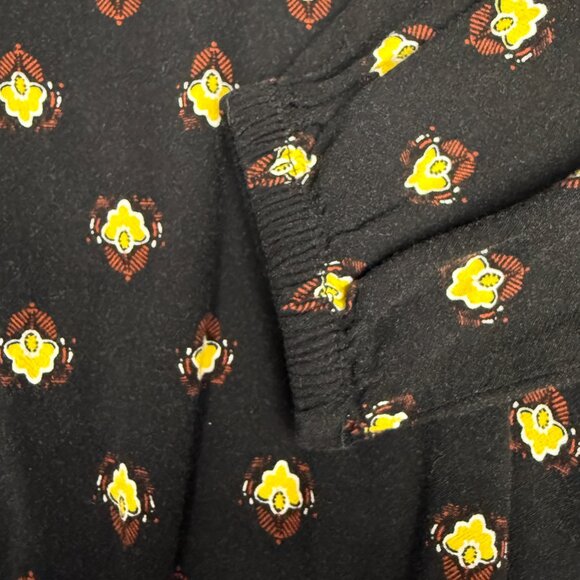 Women's EXPRESS Lace V-Neck Long Sleeve Popover‎ Top/Blouse | Size Medium - Picture 7 of 11